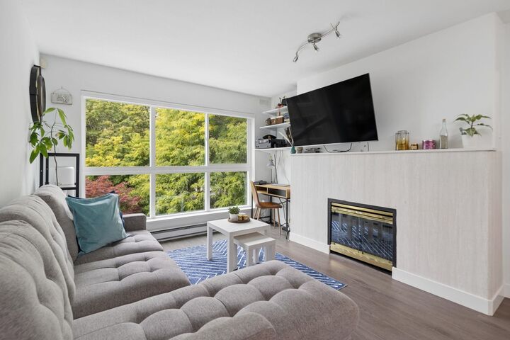 Property Photo:  5900 Dover Crescent 323  BC V7C 5R4 