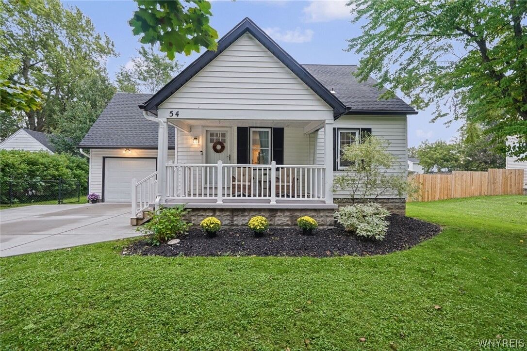 Property Photo:  54 Fairfield Avenue  NY 14086 