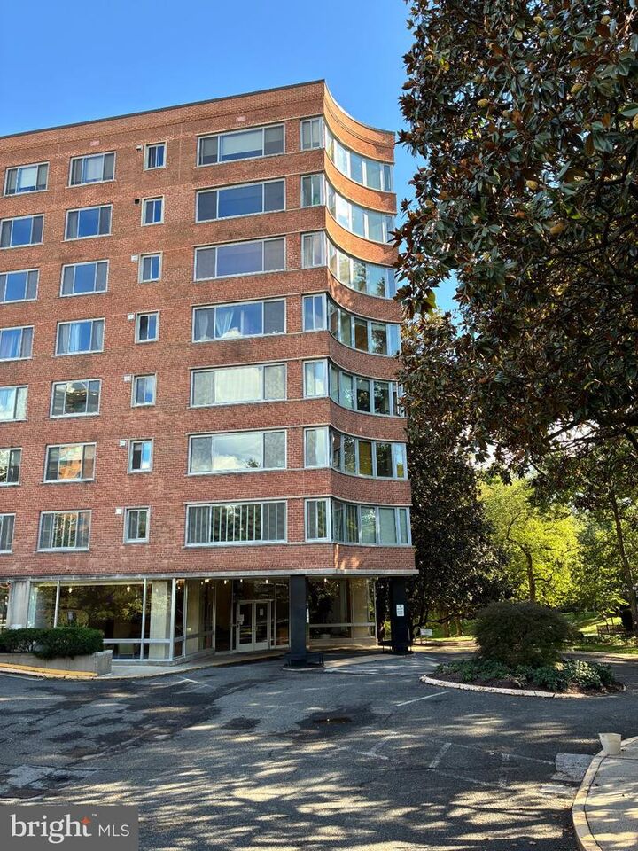 Property Photo:  4200 Cathedral Avenue NW 819  DC 20016 