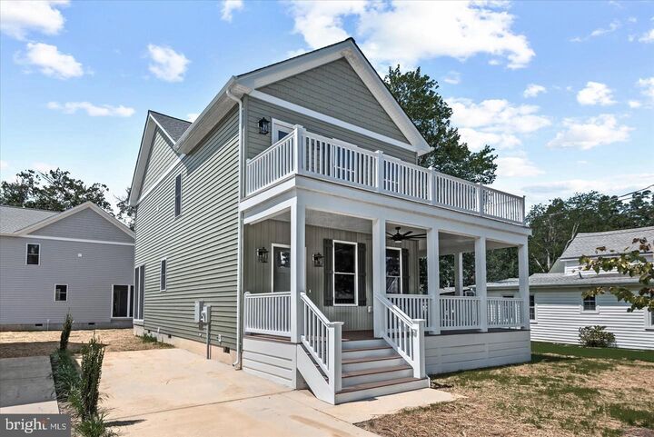 Property Photo: 702 Taggart Street VA 22443