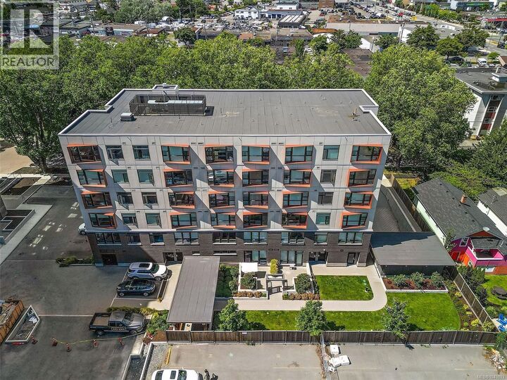 Property Photo:  629 Speed Avenue 412  BC V8Z 1A5 