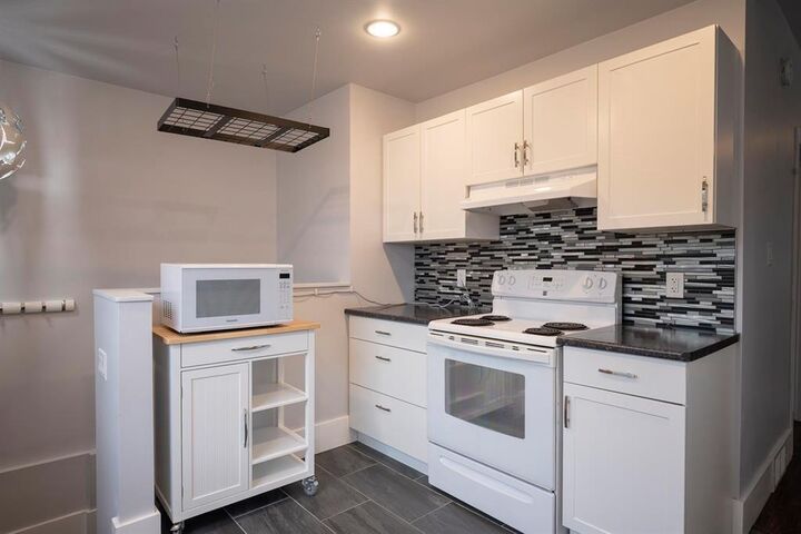 Property Photo:  227 Melrose Avenue  MB R2C 1N7 