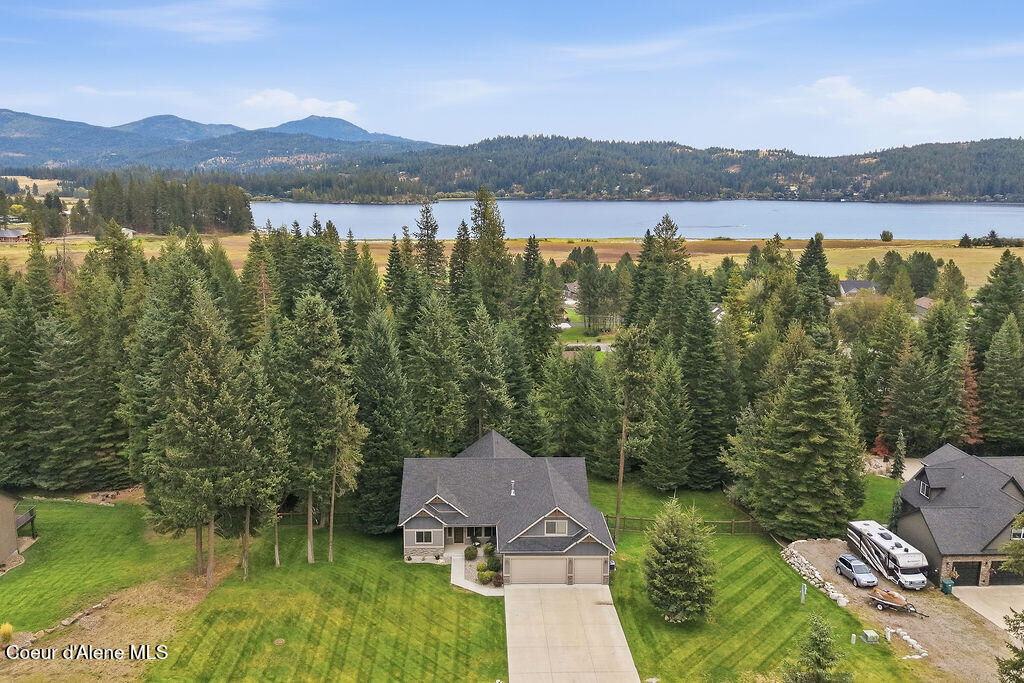 Loopers In House House for sale in Hauser: 11614 N Waterford Loop, Hauser, ID 83854