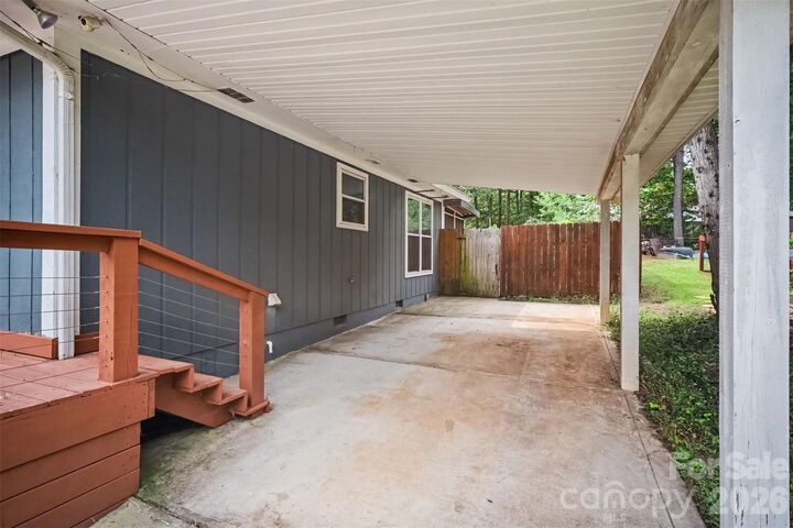Property Photo:  1162 Molokai Drive  SC 29708 