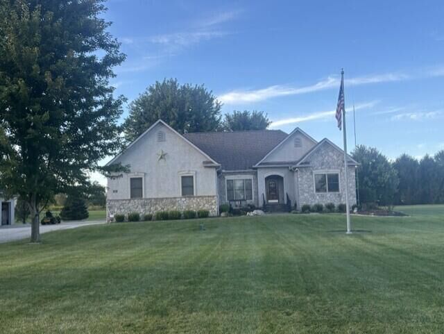 Property Photo:  3084 Bickel Church NW Road  OH 43105 