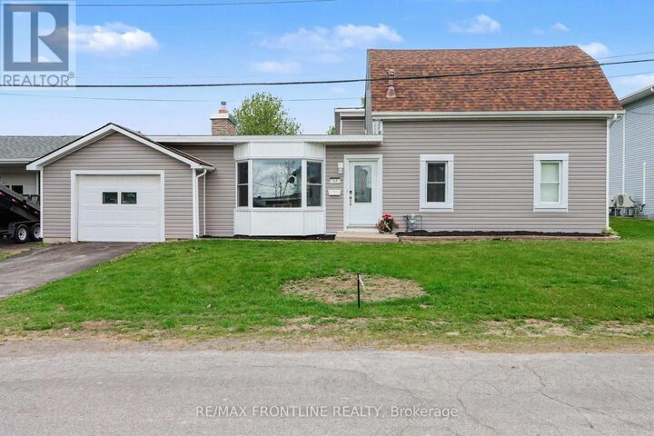 Property Photo:  12 Fifth Street  ON K7A 3K1 