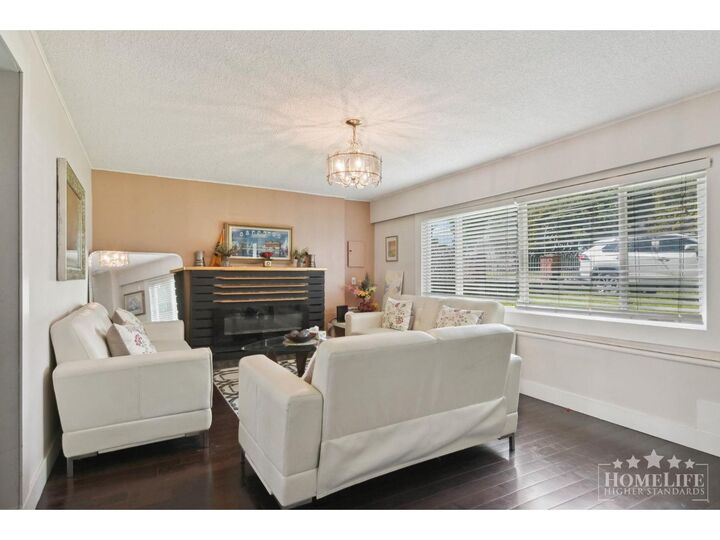 Property Photo:  11860 75A Avenue House  BC V4C 1J9 