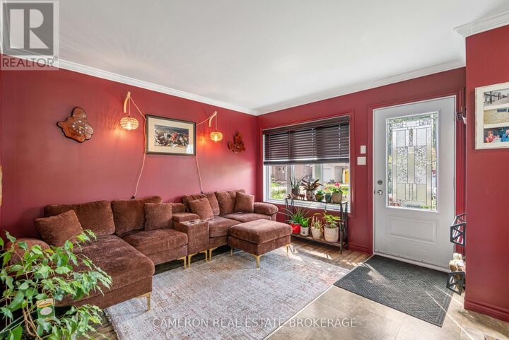 Property Photo:  327 Clarke Avenue  ON K6J 4G6 