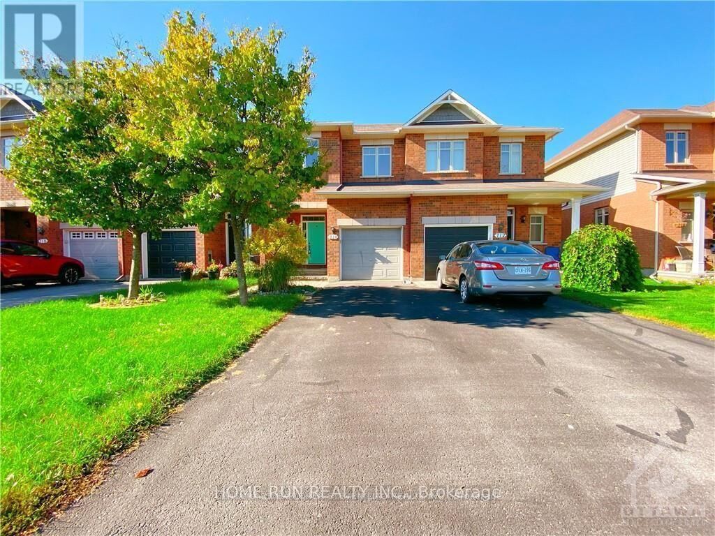 Property Photo:  714 Nakina Way  ON K1V 2H9 