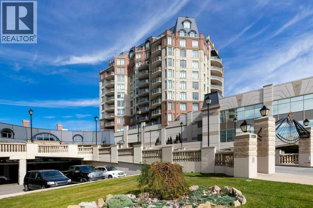 Property Photo:  1718 14 Avenue Northwest  AB T2N 4Y6 