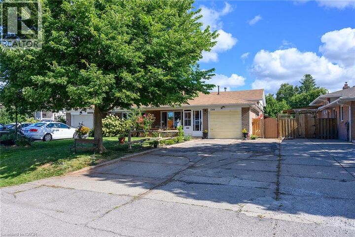 Property Photo:  1308 Redbank Crescent  ON L6H 1Y5 