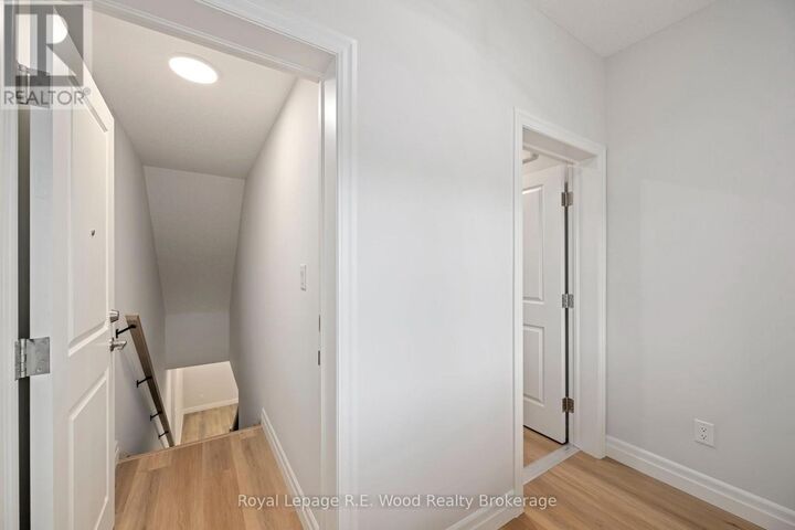 Property Photo:  11 Hoylake Road  ON N5R 0R9 