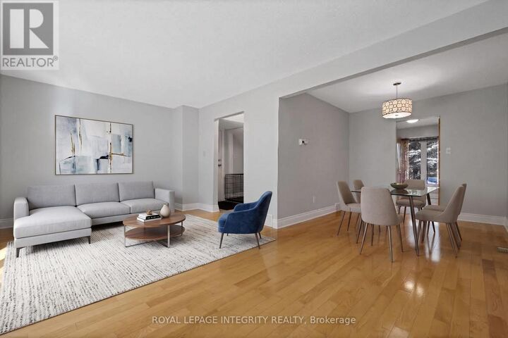 Property Photo:  2432 Autumn Hill Crescent  ON K1B 4M5 