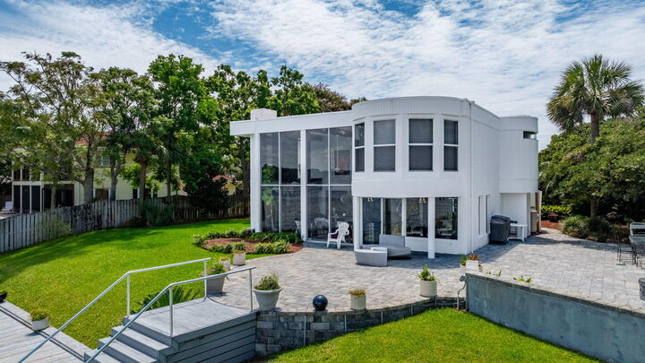 Property Photo: 521 Dorado Avenue FL 32548