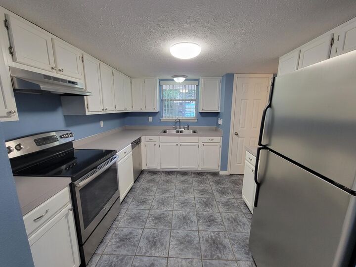 Property Photo:  2415 Suwanee Lane  FL 32547 