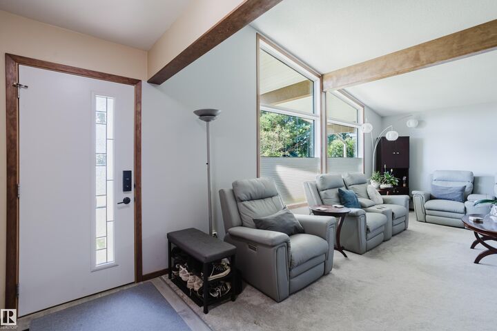 Property Photo:  10924 35A Avenue NW  AB T6J 0A3 