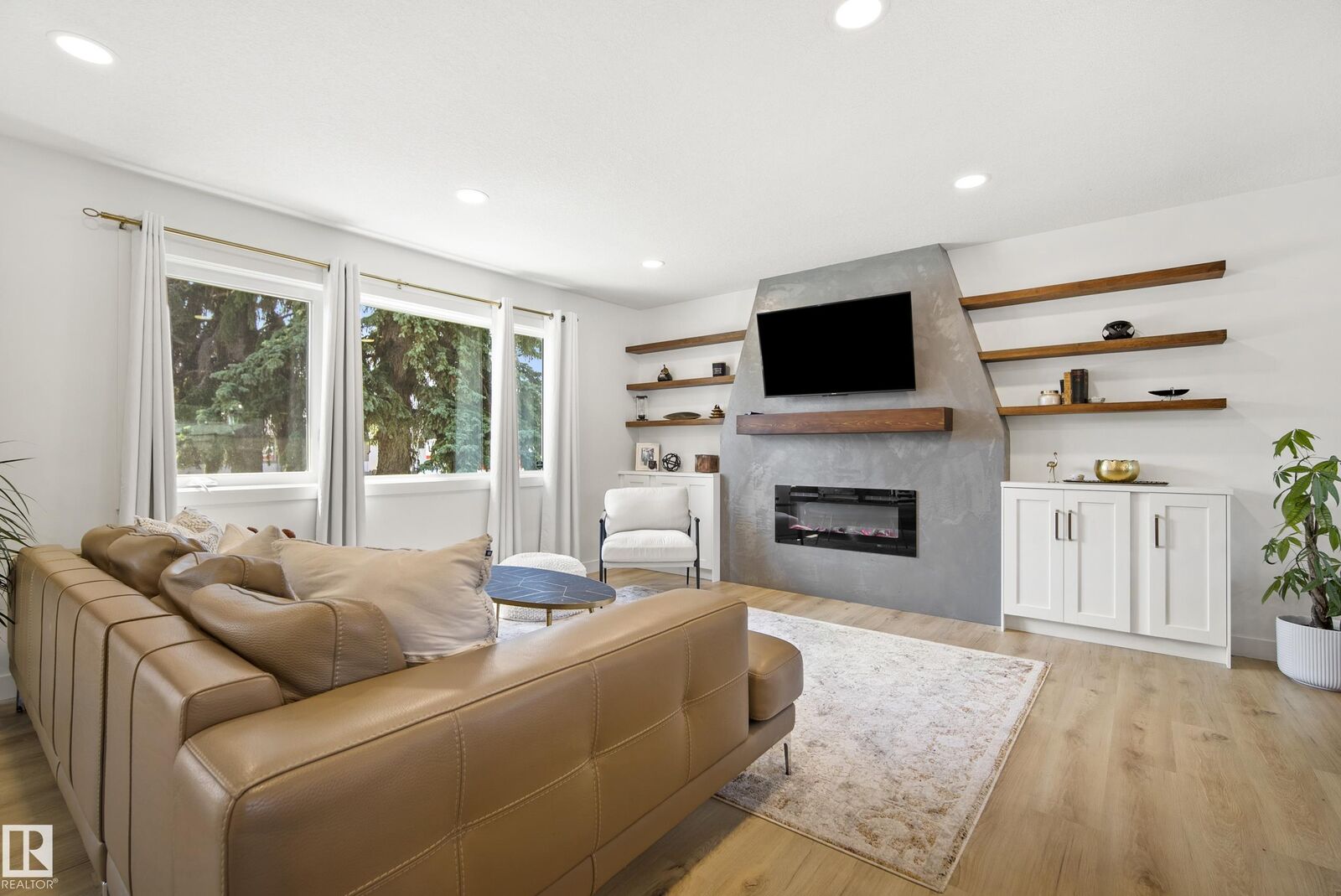 Property Photo:  14616 88 Avenue NW  AB T5R 4J8 
