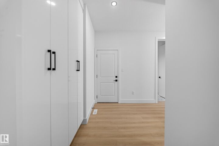 Property Photo:  17625 67 Street NW  AB T5Z 0Y2 