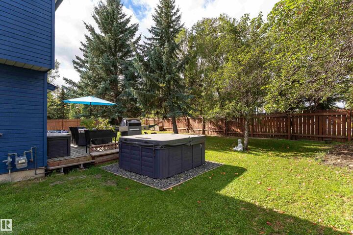 Property Photo:  11 Patterson Crescent  AB T8N 4V1 