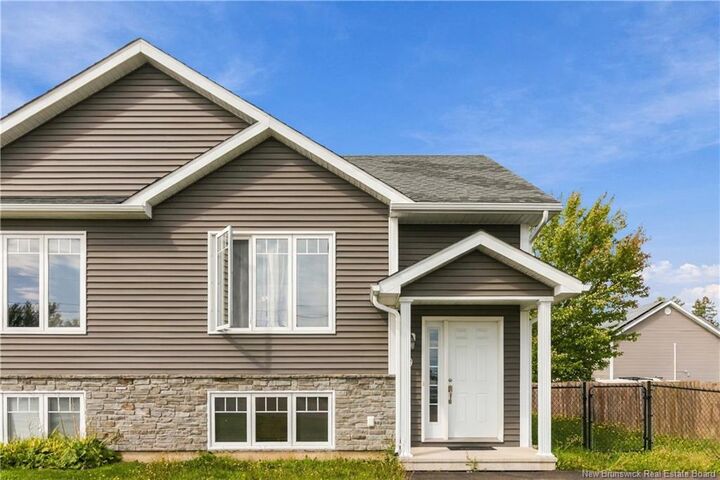 Property Photo:  9 Forest Oak Court  NB E1G 0H9 