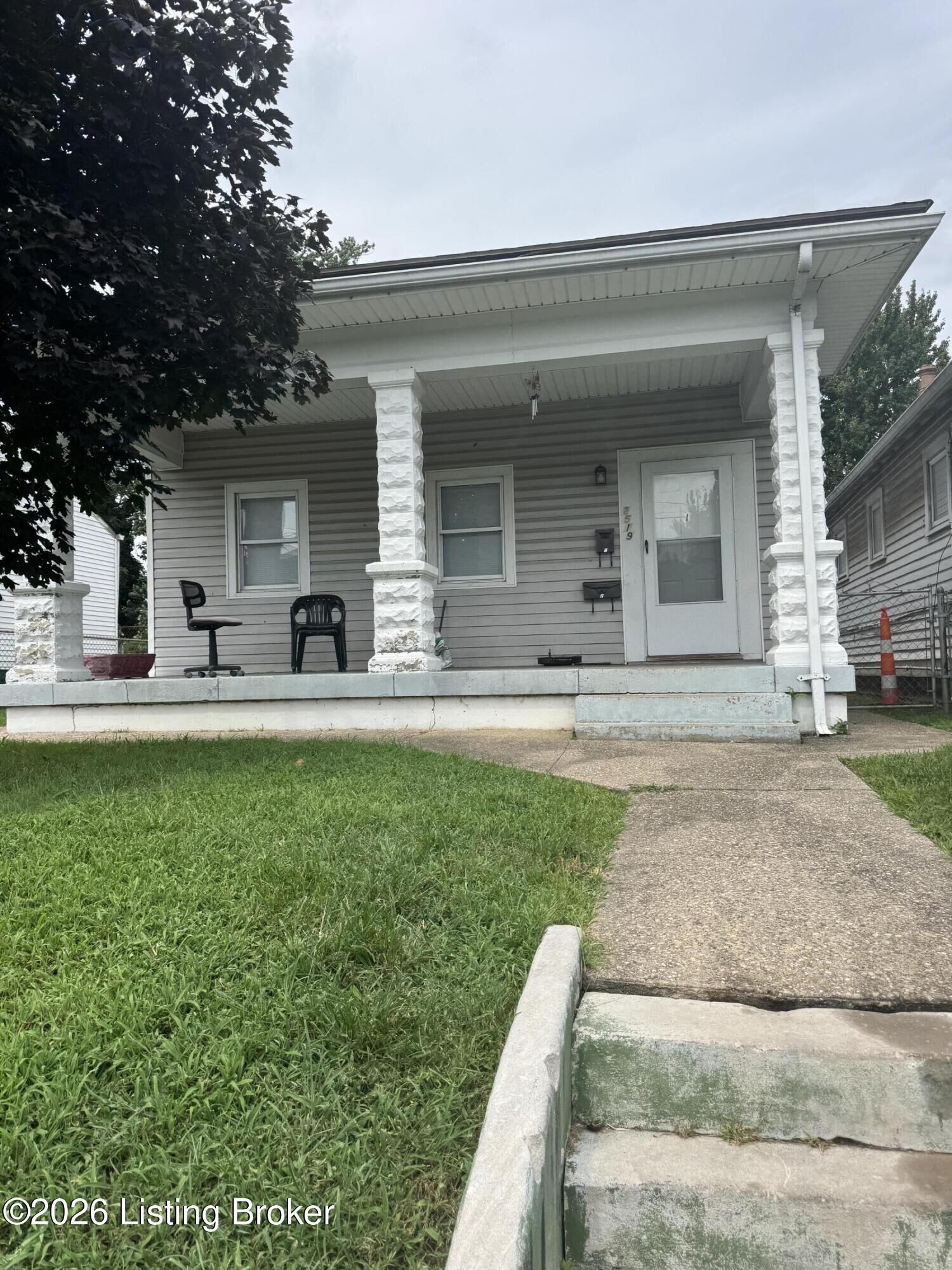 Property Photo:  2517-2519 Montgomery St  KY 40212 