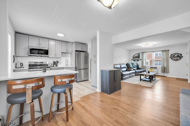 Property Photo:  66 Knox Ter  NJ 07470 