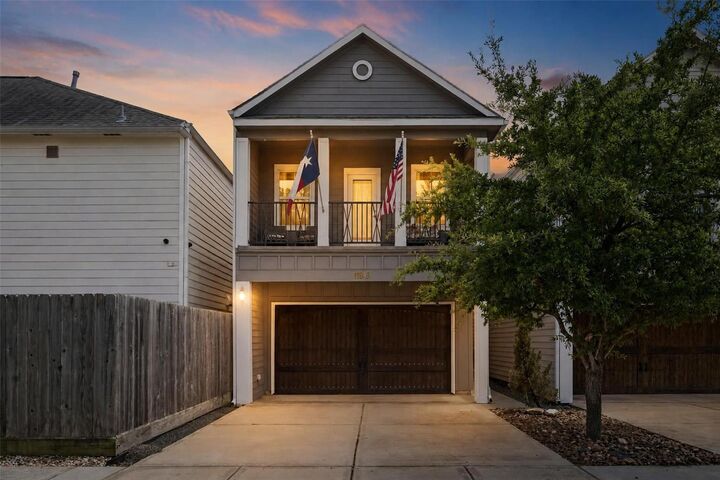 Property Photo: 118 E 27th Street B TX 77008