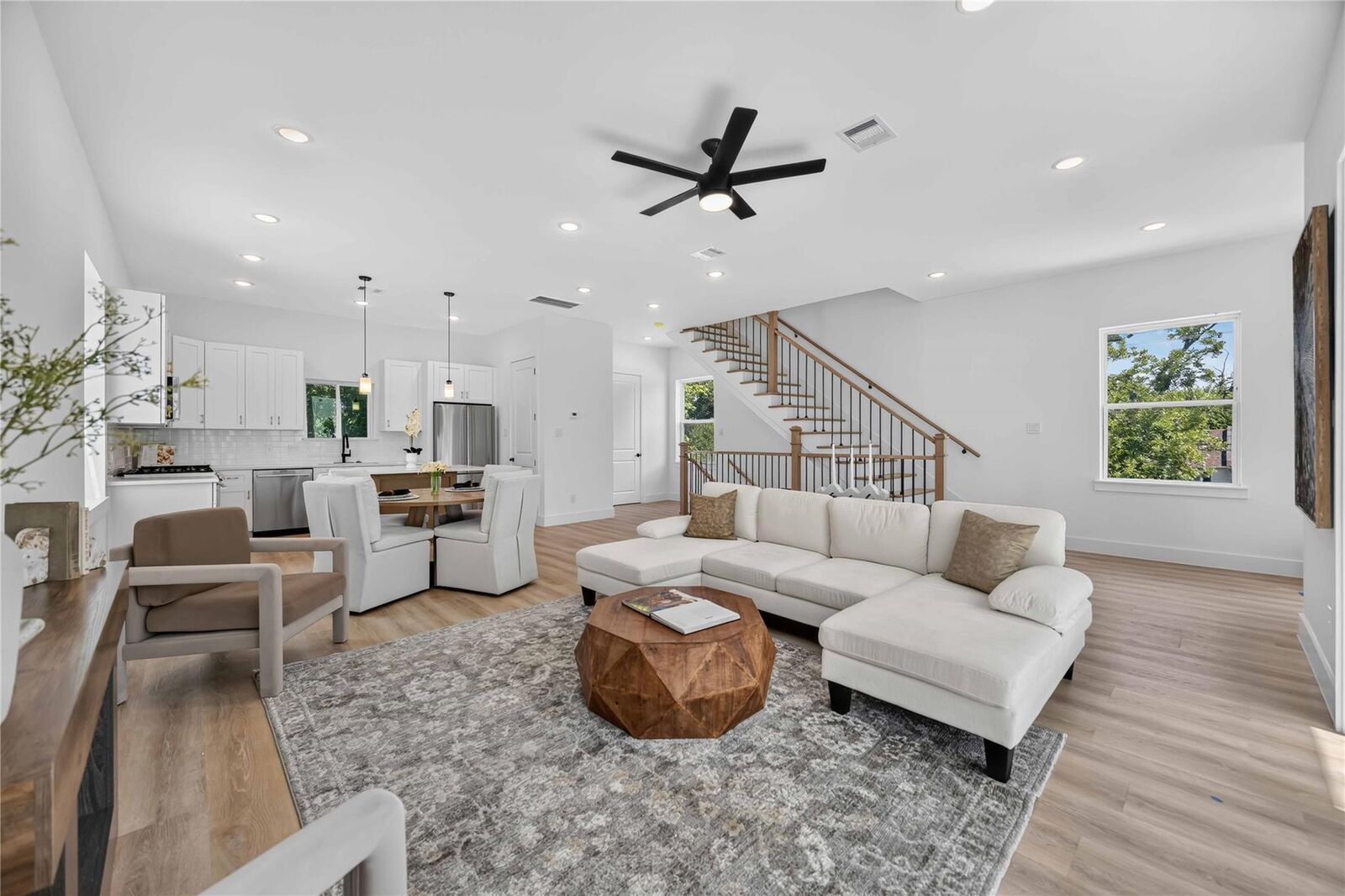 Property Photo: 318 Walthall B TX 77022
