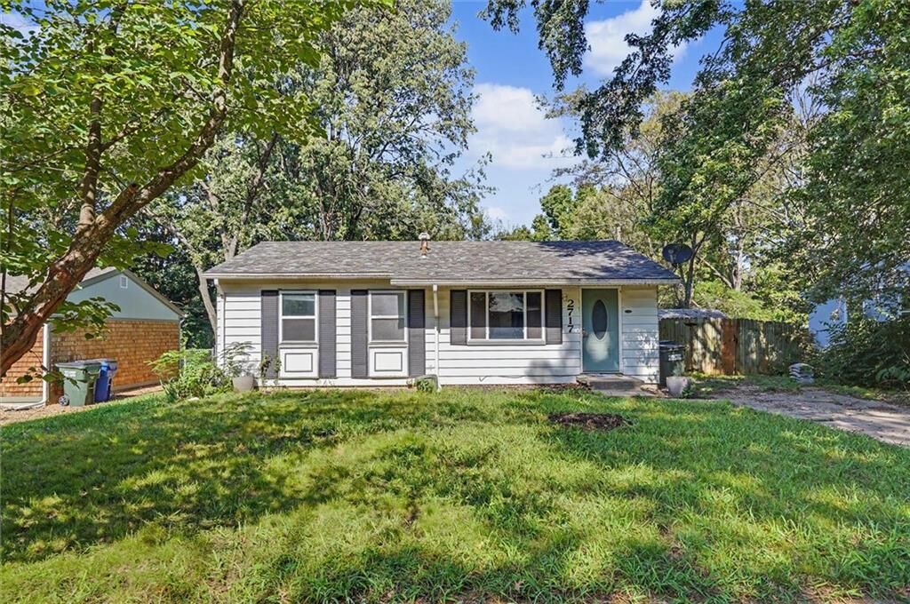Property Photo:  2717 Bonanza Street  KS 66046 