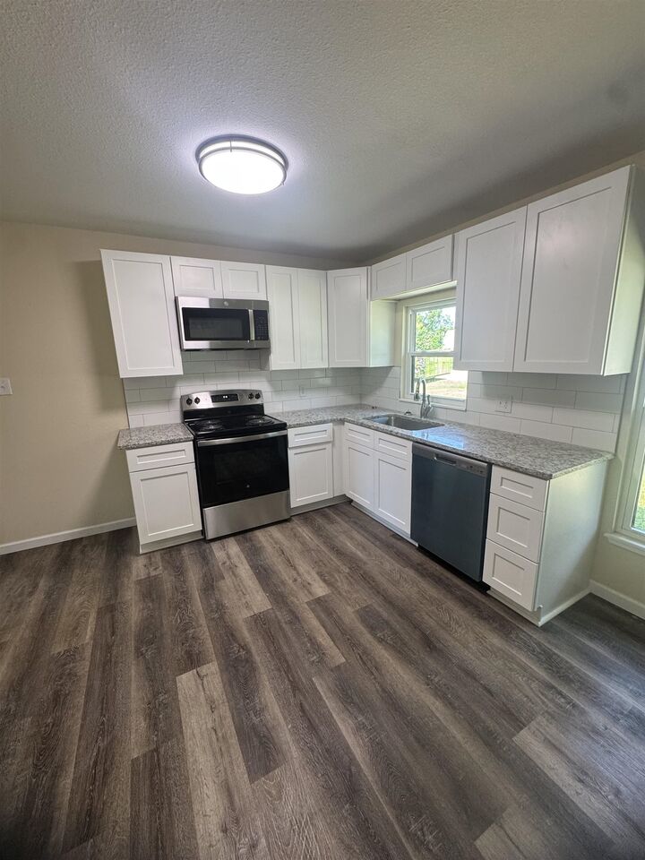 Property Photo:  825 Holland  TX 75633 