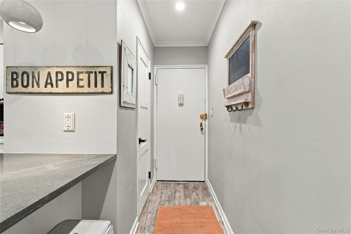 Property Photo:  2 Bryant Crescent 1N  NY 10605 