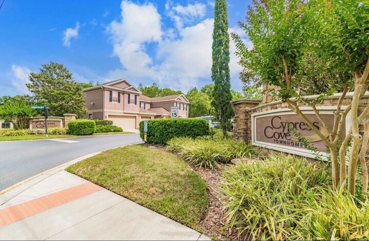 Property Photo: 6243 Duck Key Court FL 33625