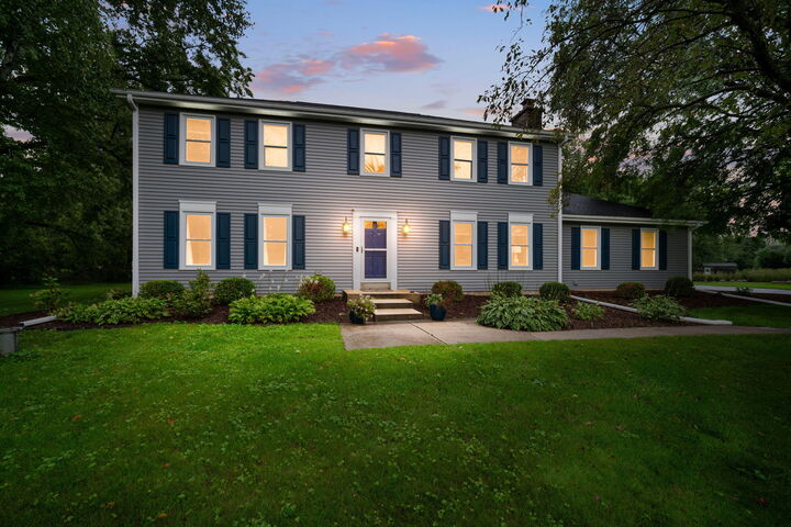 Property Photo: 1626 Devonshire Dr WI 53012