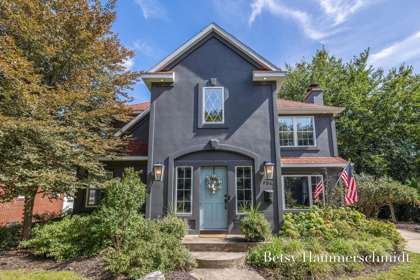Property Photo: 950 Bellclaire Avenue SE MI 49506