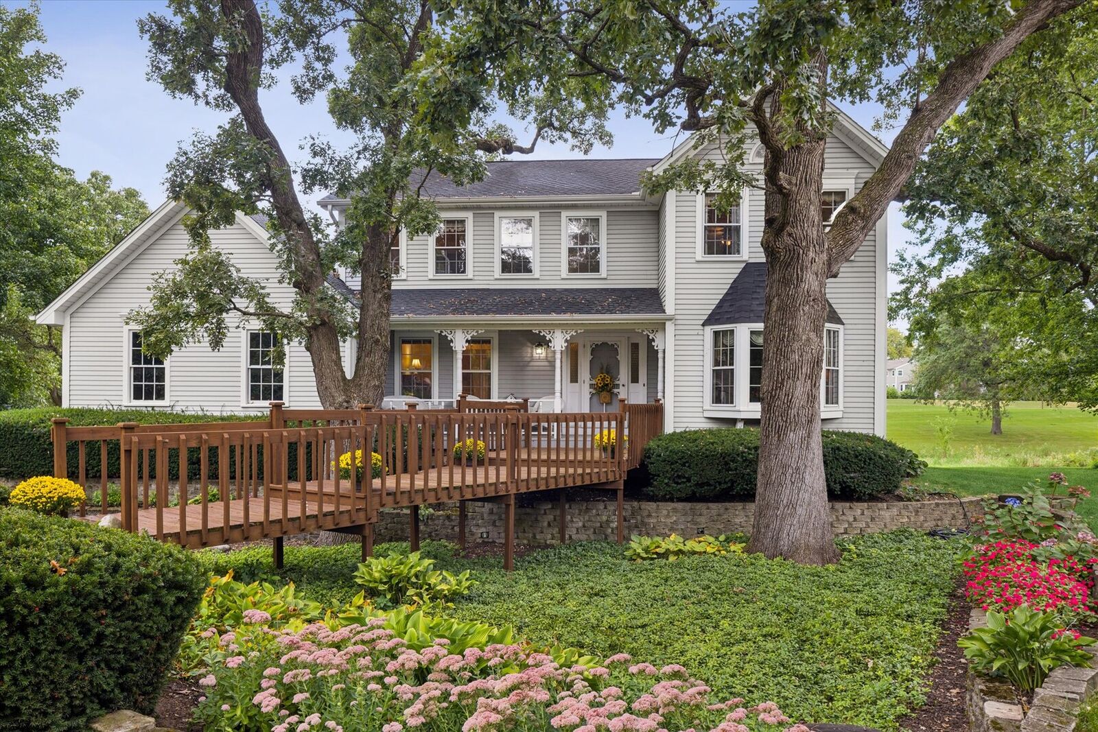 Property Photo:  2146 Oak Court  IL 60565 