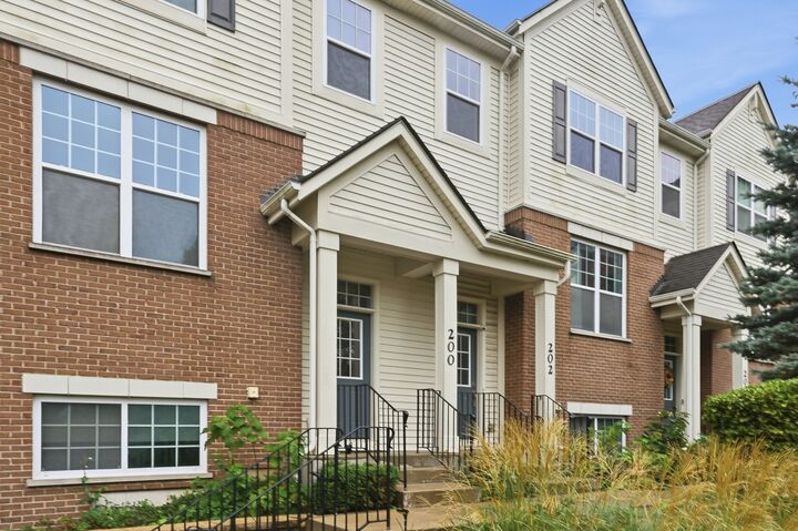 Property Photo:  200 Concord Court 0  IL 60053 