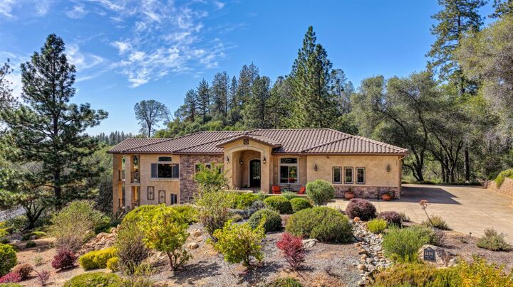 Property Photo: 1480 Lodge View Drive CA 95722