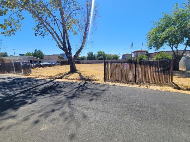 Property Photo: 6320 Patterson Way CA 95828