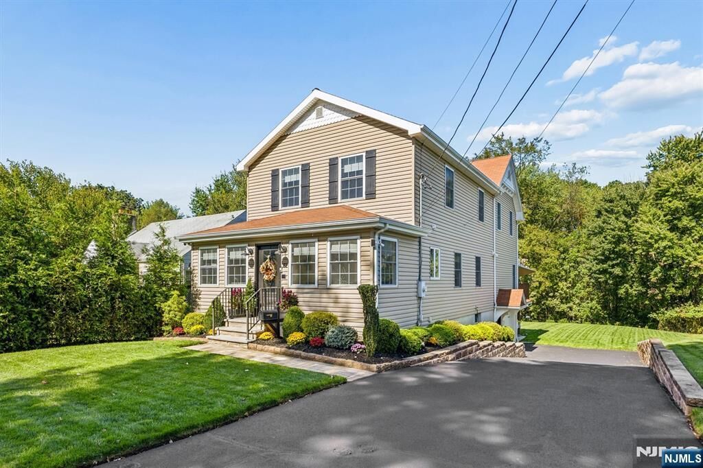 Property Photo:  22 Thomas Terrace  NJ 07470 