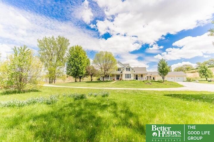 Property Photo: 2048 Horse Creek Road IA 51652