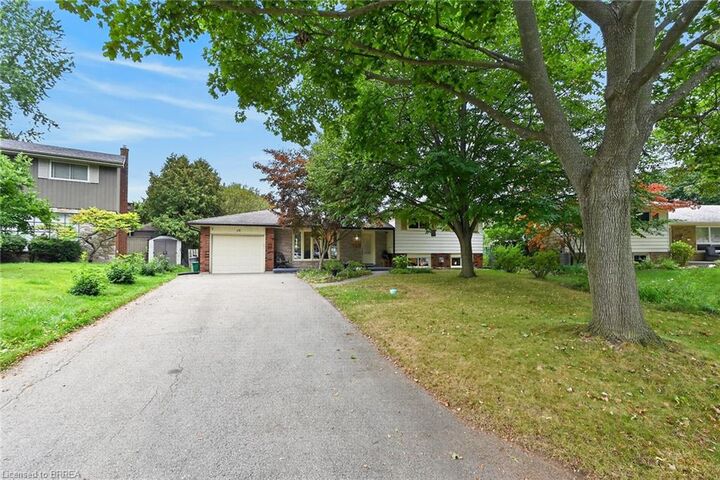 Property Photo:  15 Canary Drive  ON N3R 6G2 