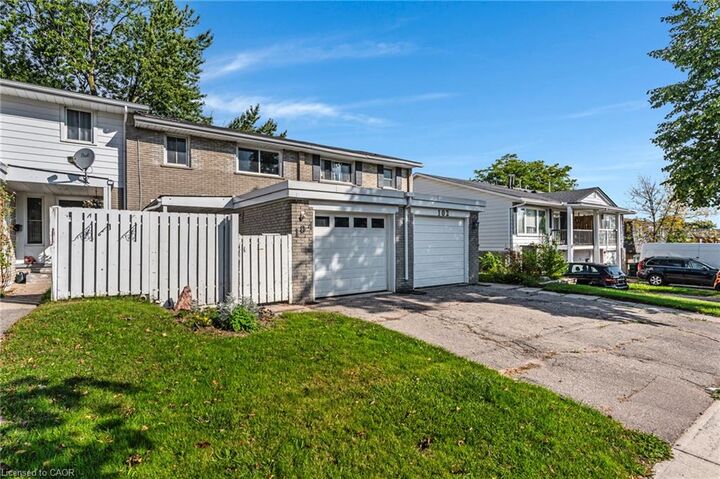 Property Photo:  104 Ralgreen Crescent  ON N2M 1T9 