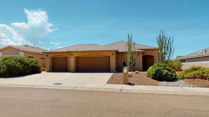 Property Photo:  506 Tierra Bella Drive  NM 88310 