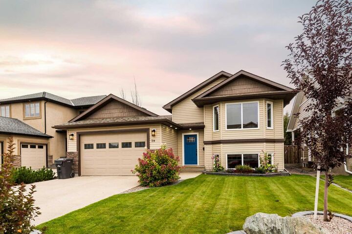Property Photo:  714 Northridge Avenue  AB T0K 1V0 