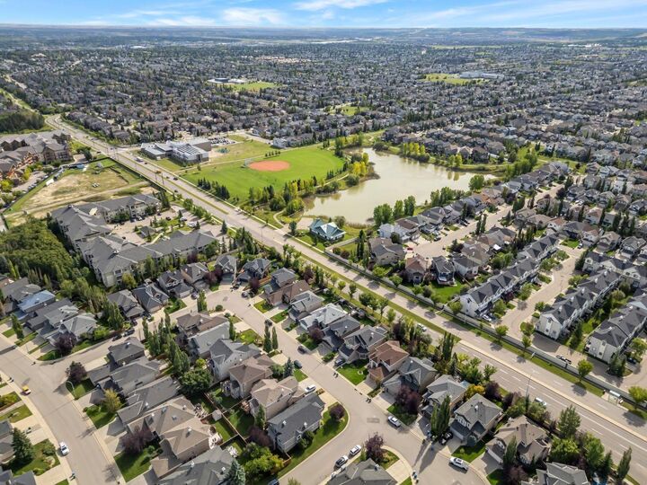 Property Photo:  41 Evercreek Bluffs Crescent SW  AB T2Y 0B9 