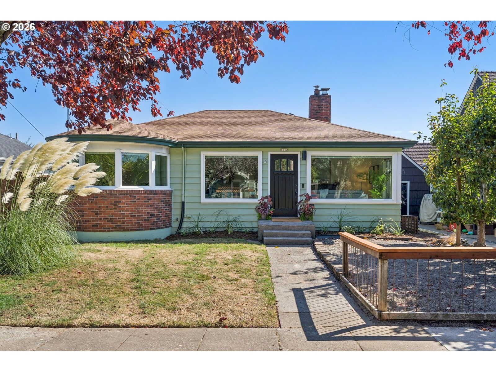 Property Photo: 6612 SE 20th Ave OR 97202