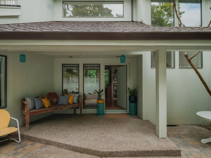 Property Photo:  4810 SW Dosch Park Ln  OR 97239 