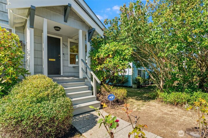 Property Photo:  5021  36th Avenue SW  WA 98126 