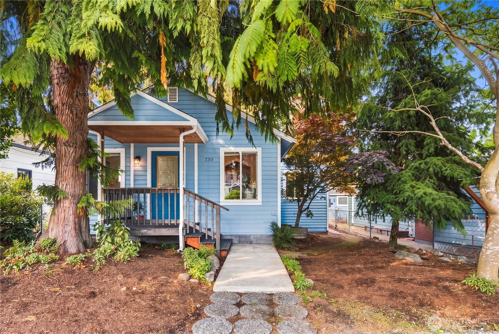 Property Photo: 730 N 100th Street WA 98133