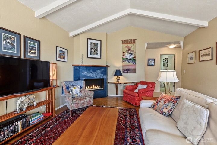 Property Photo: 610 Wheeler Street 404 WA 98109